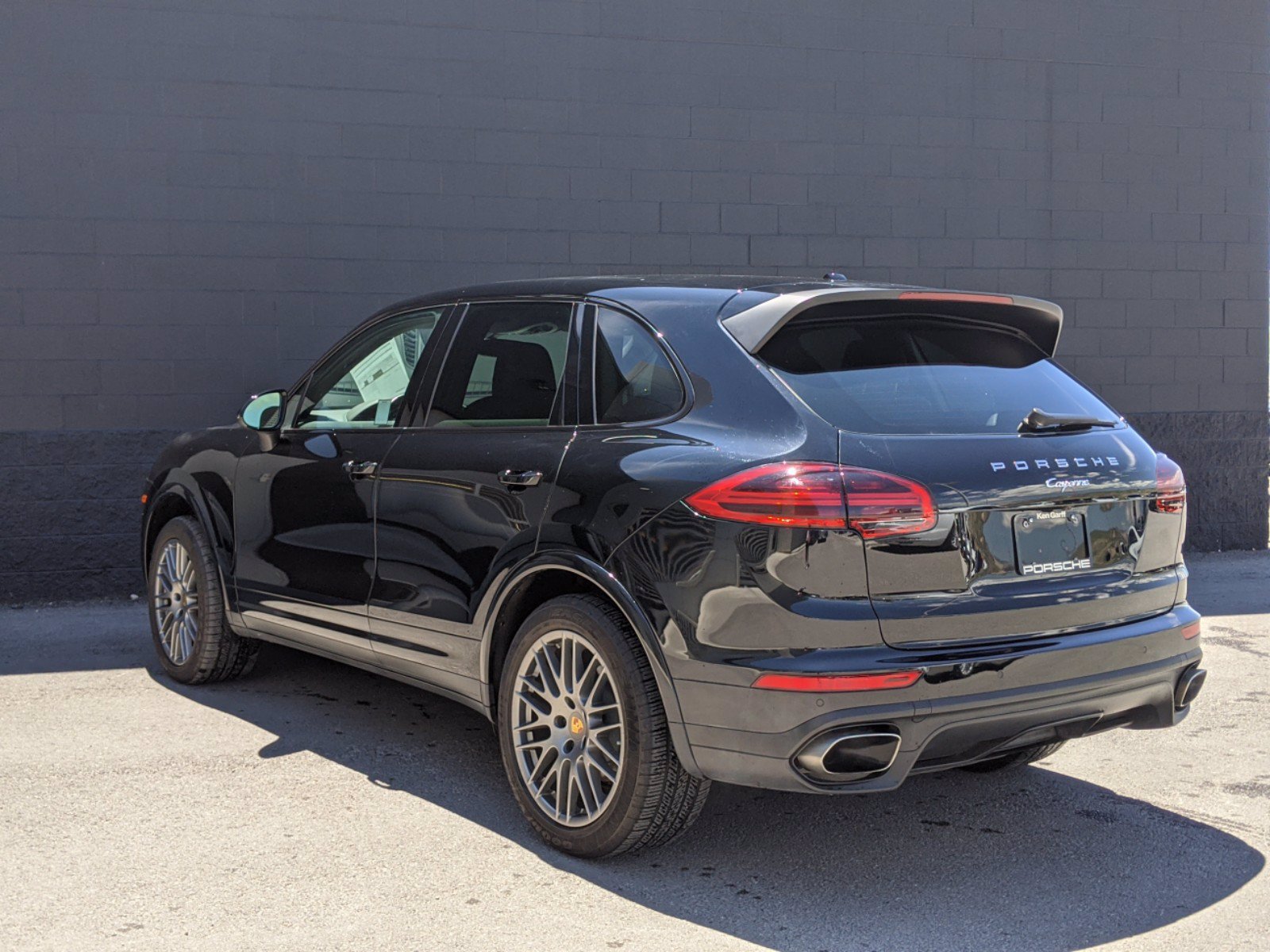 Porsche cayenne platinum edition